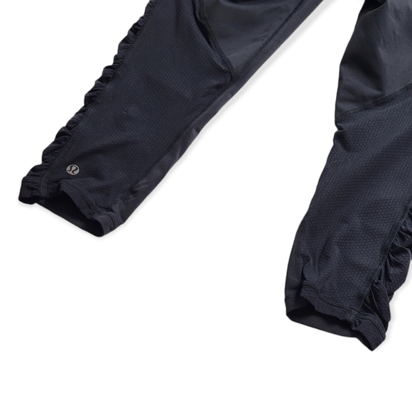 Lululemon Run In The Sun Crop - Picture 3 of 12